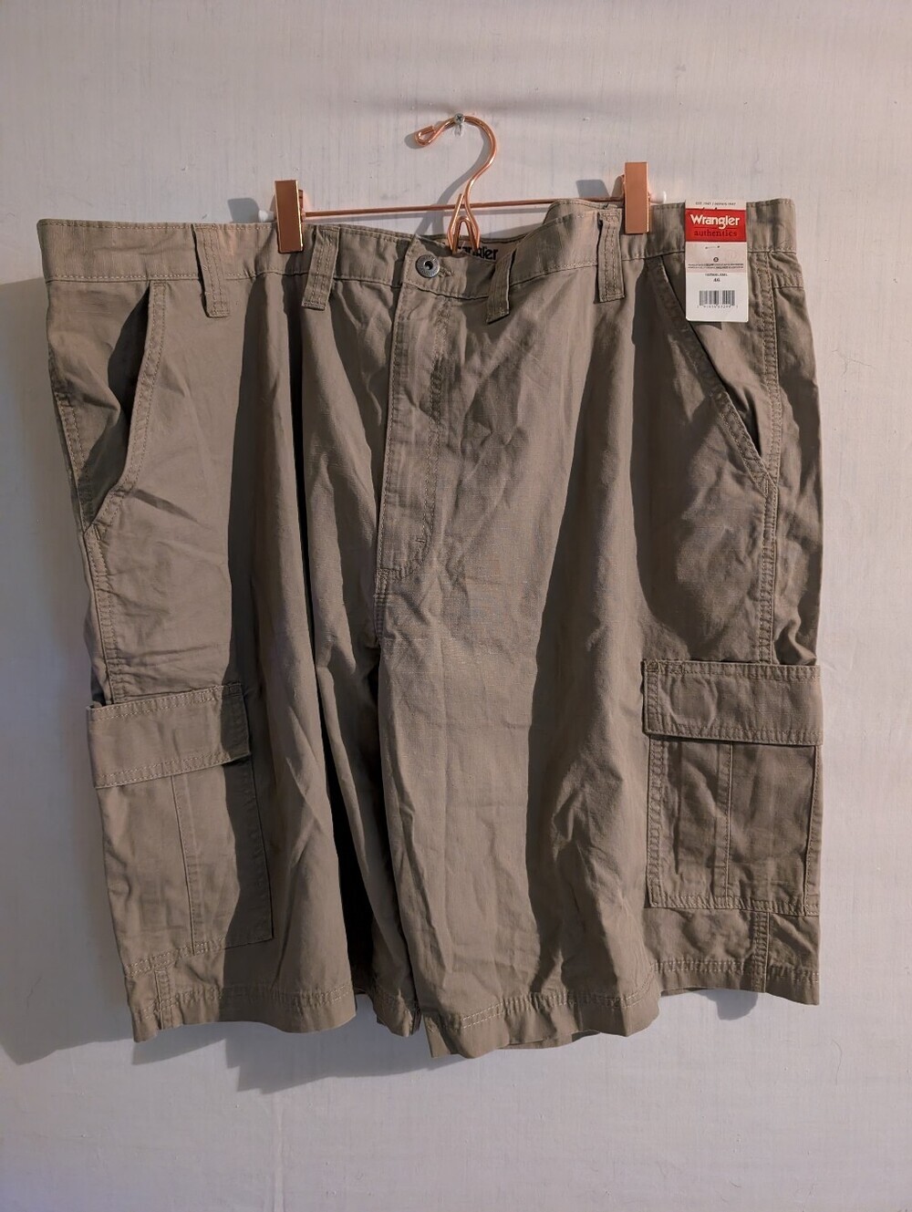 New Wrangler Mens Shorts Cargo Tan Beige Khaki Size 46 NWT